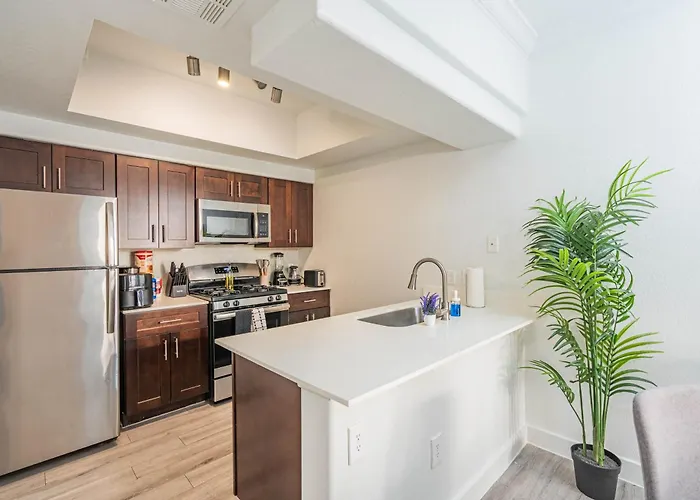 Apartment Near Asu & Diablo Stadium Pool Gym Parking Wd *