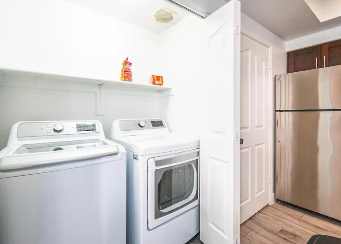 Near Asu & Diablo Stadium Pool Gym Parking Wd Apartment